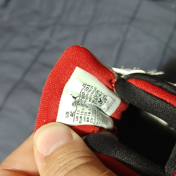 Like new Nike Air Jordans - Picture 2 of 4